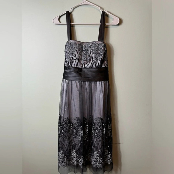 R&M Richard’s Women’s NWT Knee Length Black & White Dress  Size‎ 14 - Picture 1 of 11